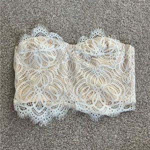 Superdown Lace Crop Top